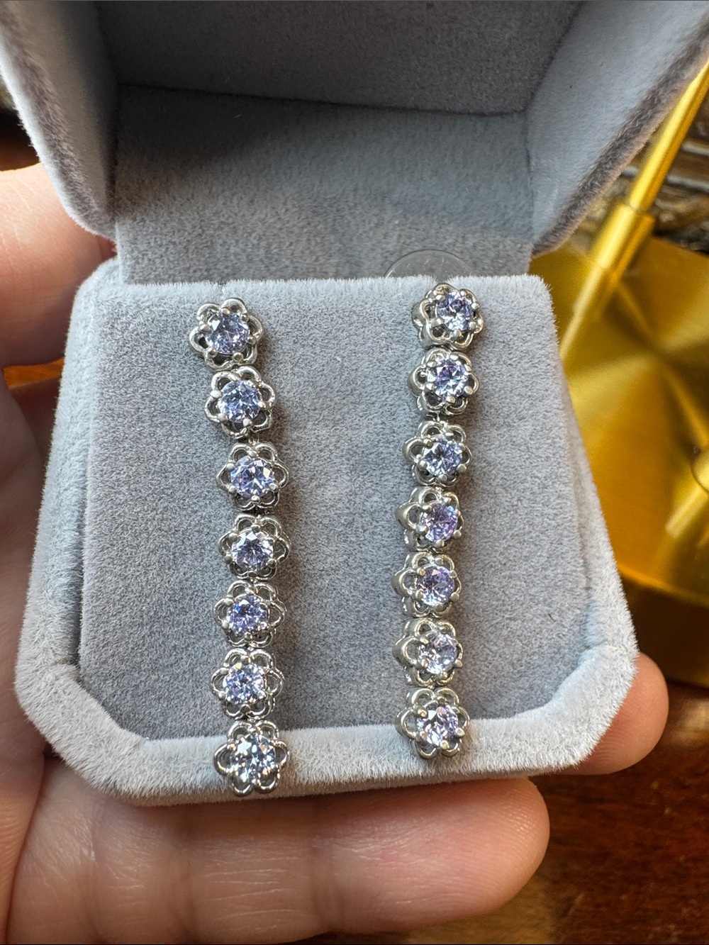 3198-Swarovski crystal element post earrings. Velvet‎ box included.
